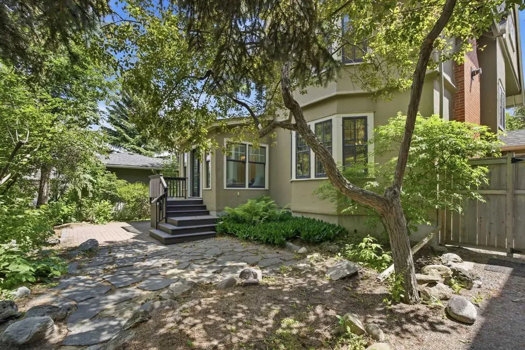 615 Crescent Boulevard SW Calgary AB T2S 1K8