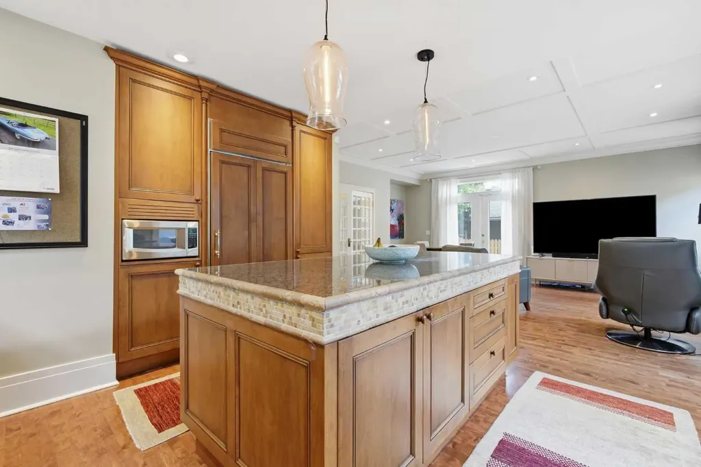 615 Crescent Boulevard SW Calgary AB T2S 1K8