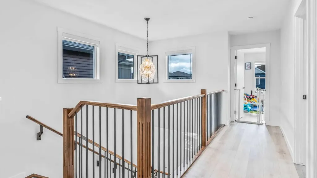 18 Clearwater Lane Chestermere AB T1X 3A4