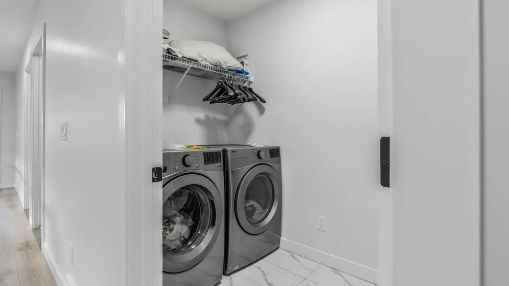 18 Clearwater Lane Chestermere AB T1X 3A4