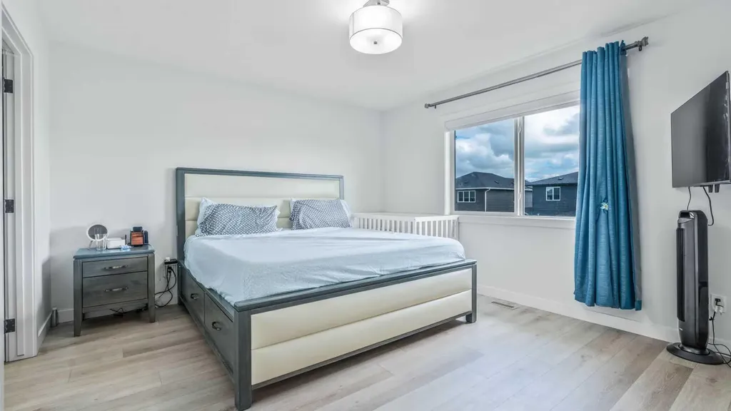 18 Clearwater Lane Chestermere AB T1X 3A4