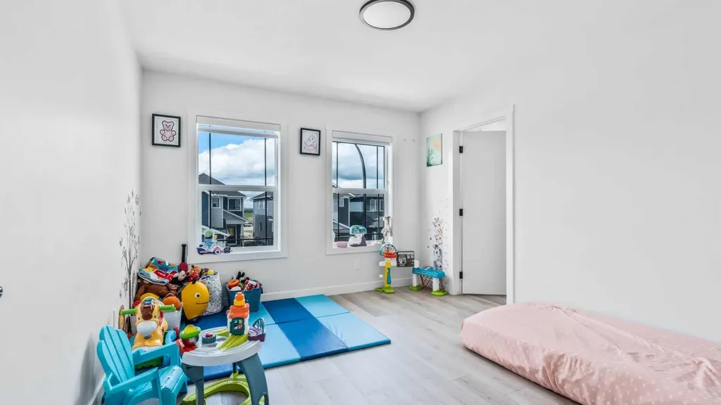 18 Clearwater Lane Chestermere AB T1X 3A4