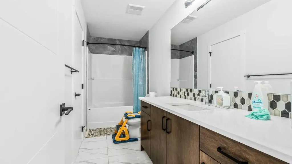 18 Clearwater Lane Chestermere AB T1X 3A4