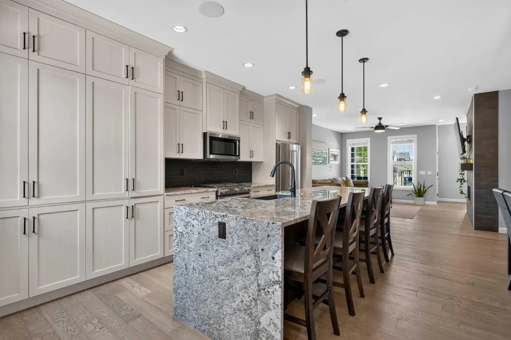 235 Evanscrest Way NW Calgary AB T3G 0A7