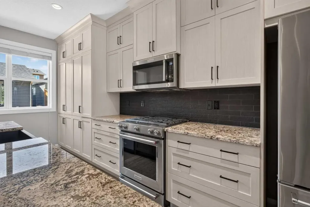235 Evanscrest Way NW Calgary AB T3G 0A7