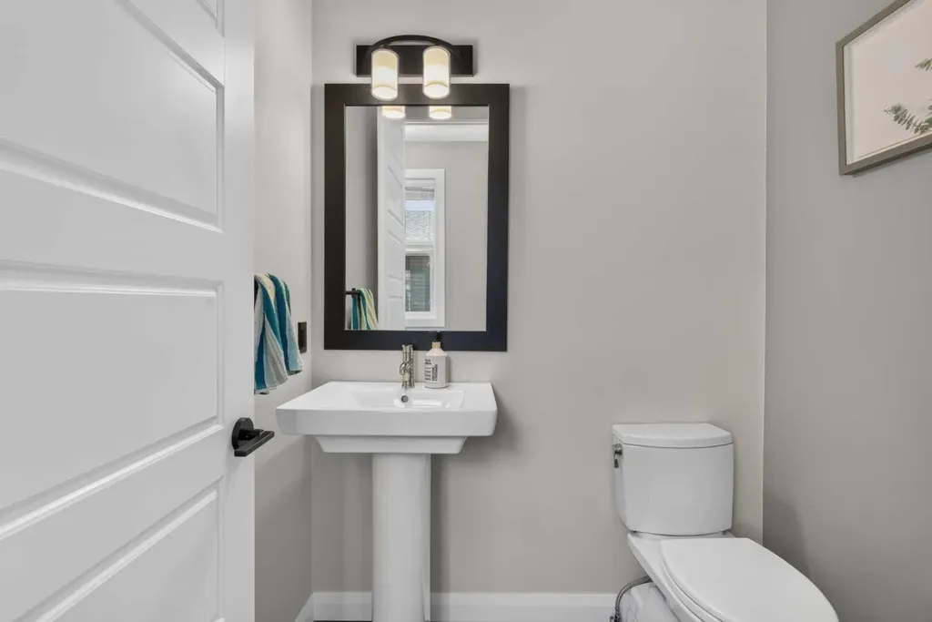 235 Evanscrest Way NW Calgary AB T3G 0A7