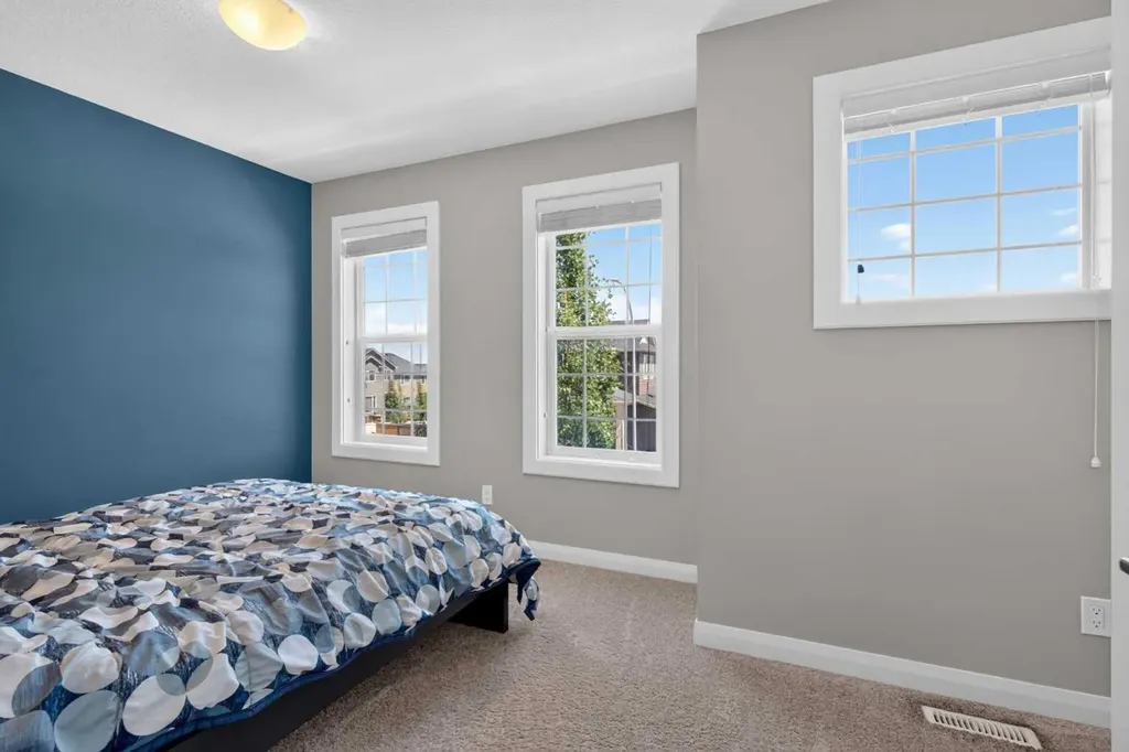 235 Evanscrest Way NW Calgary AB T3G 0A7