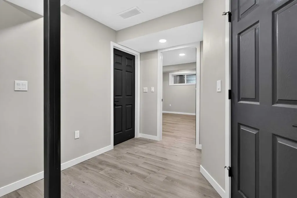 235 Evanscrest Way NW Calgary AB T3G 0A7