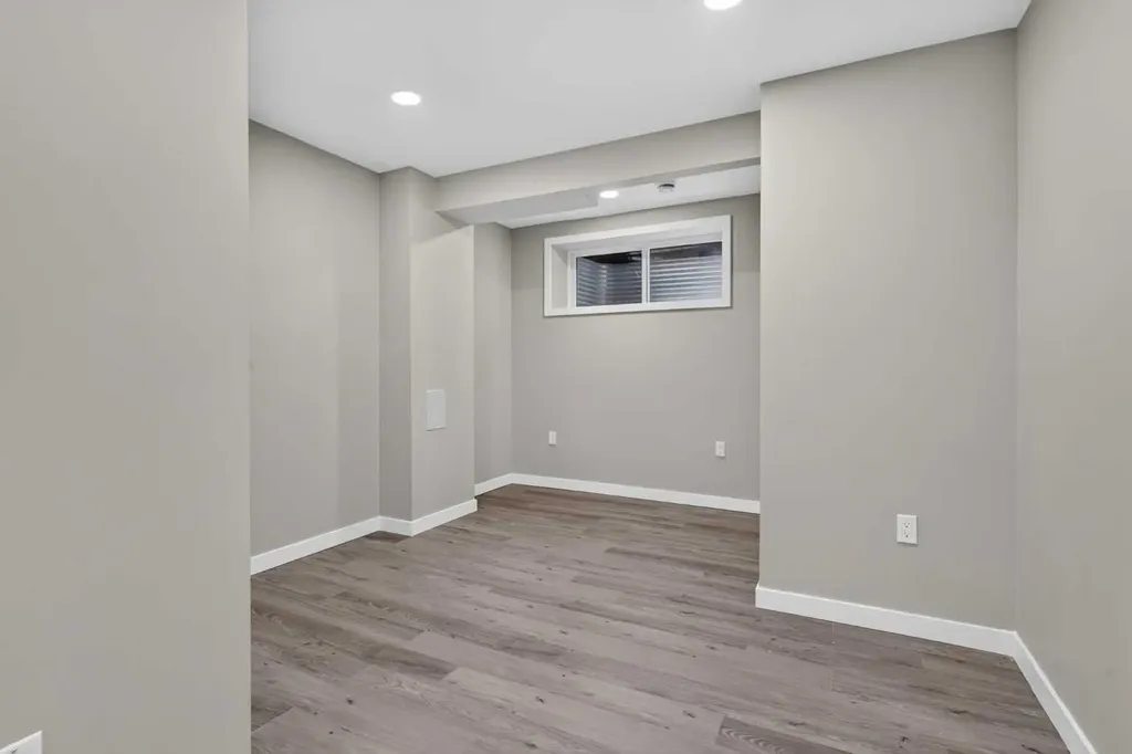 235 Evanscrest Way NW Calgary AB T3G 0A7
