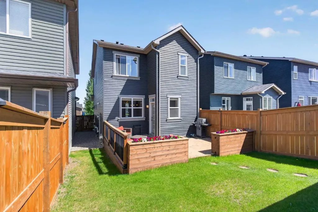 235 Evanscrest Way NW Calgary AB T3G 0A7