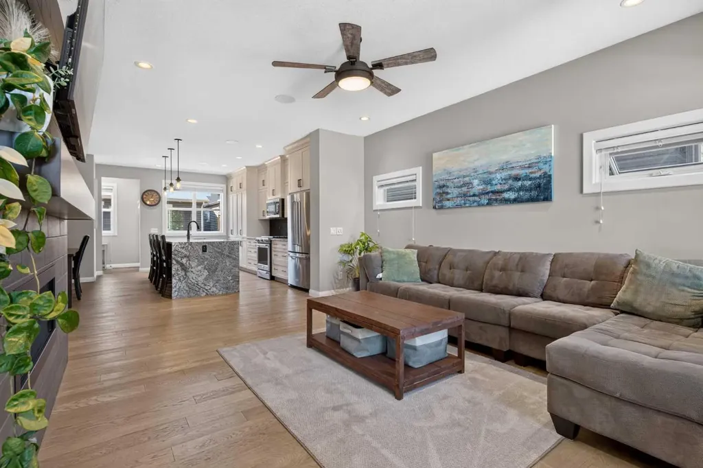 235 Evanscrest Way NW Calgary AB T3G 0A7