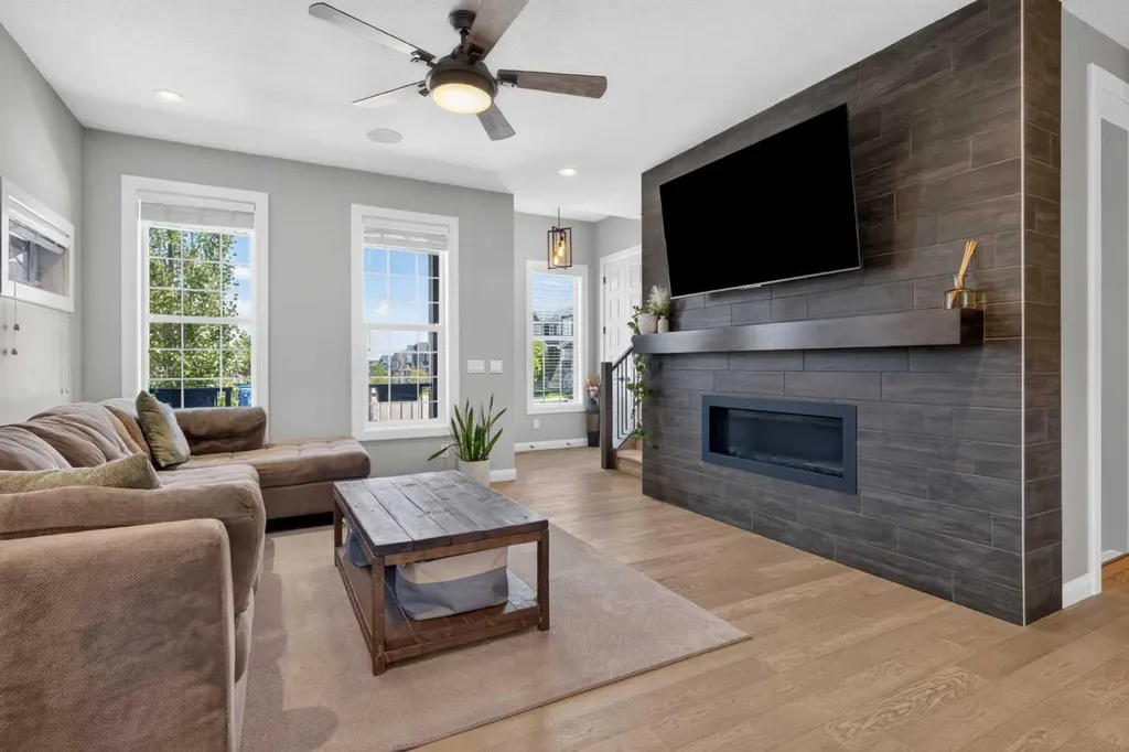 235 Evanscrest Way NW Calgary AB T3G 0A7