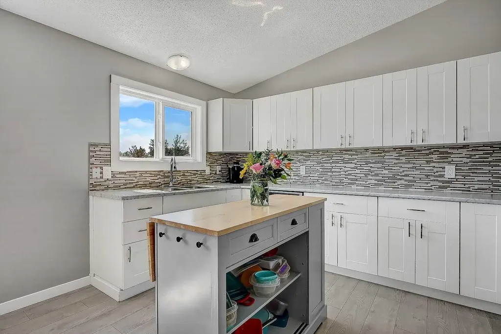 9602 91 Street Sexsmith AB T0H 3C0