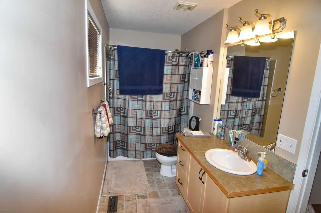 110 Hillview Terrace Strathmore AB T1P1X3
