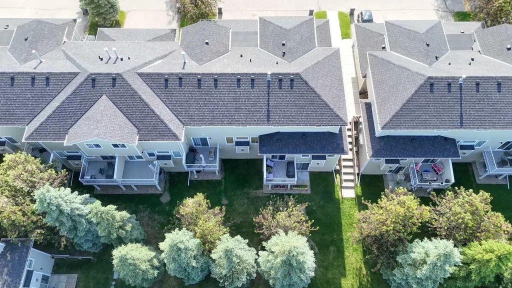 110 Hillview Terrace Strathmore AB T1P1X3