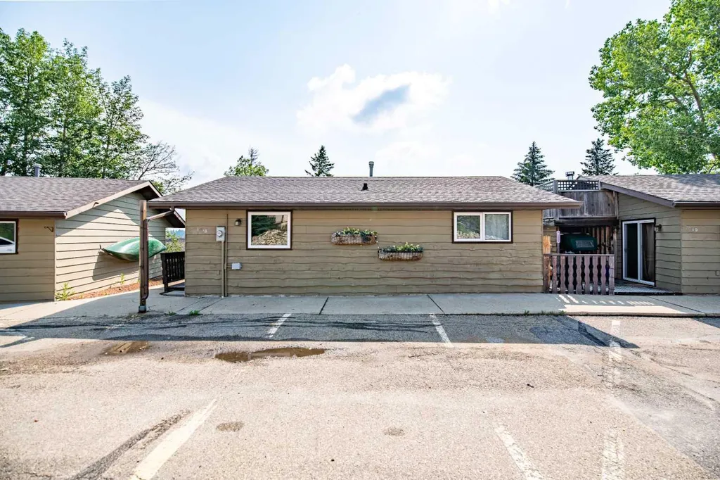 25054 South Pine Lake Road Rural Red Deer County AB T0M 1R0