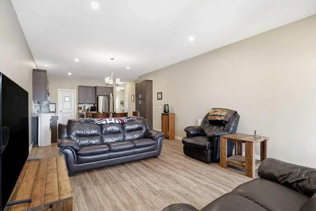 6307 58 A Street Rocky Mountain House AB T4T 0C2