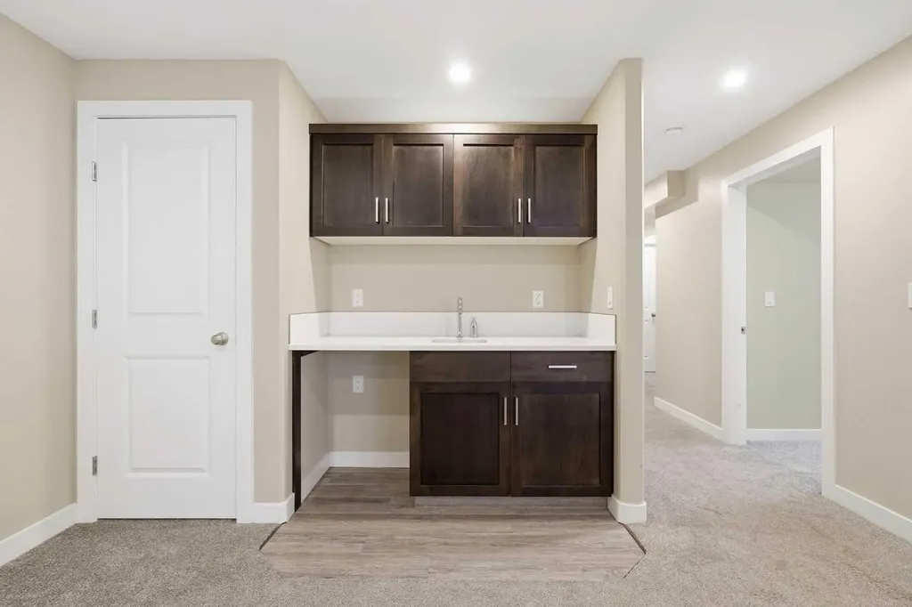 6307 58 A Street Rocky Mountain House AB T4T 0C2