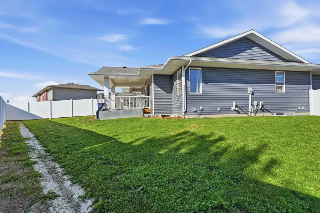 6307 58 A Street Rocky Mountain House AB T4T 0C2