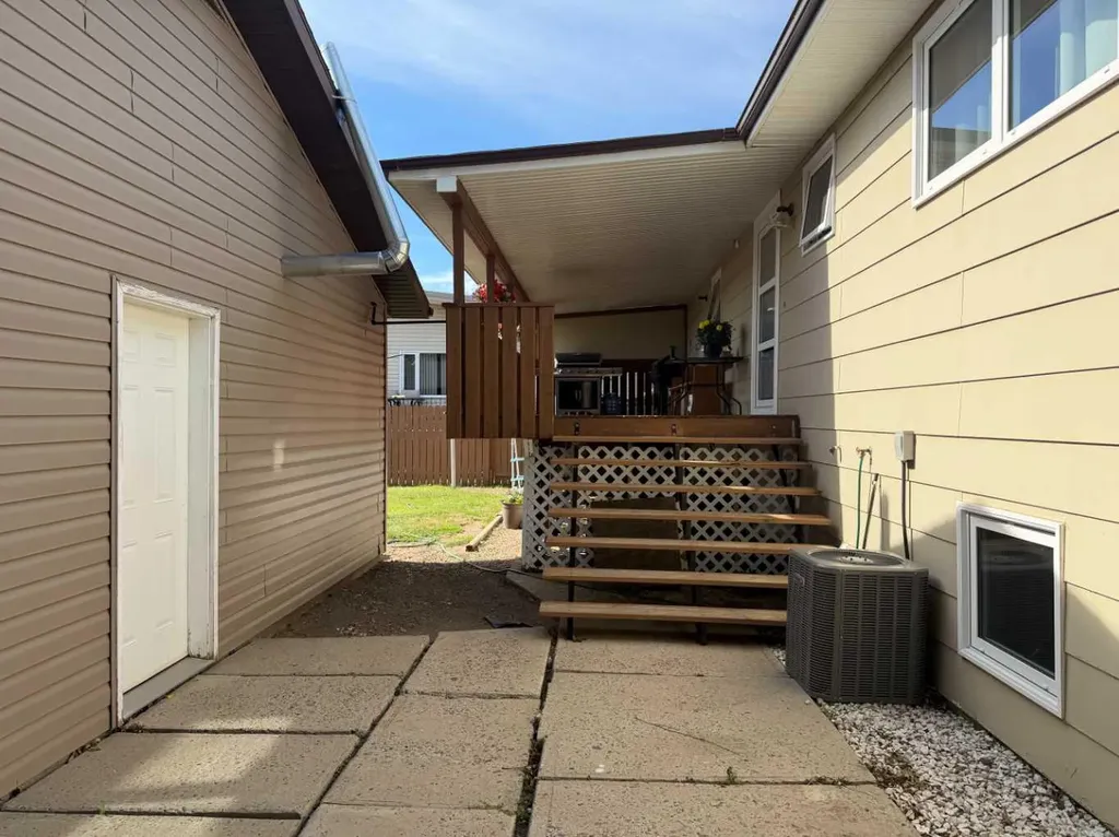 508 3 Street N Vauxhall AB T0K 2K0