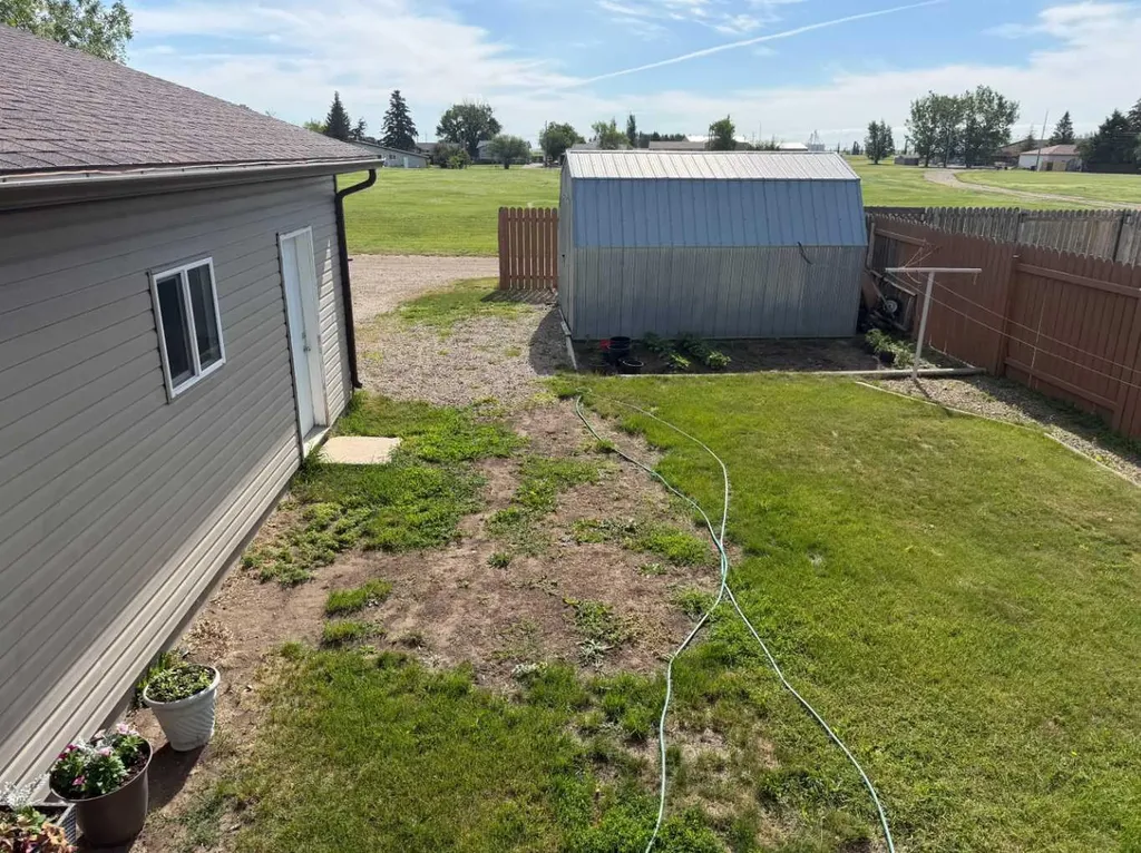 508 3 Street N Vauxhall AB T0K 2K0