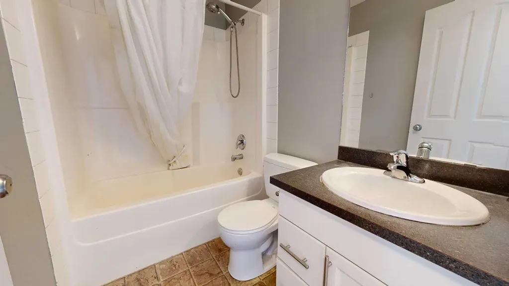 7914 115a Street Grande Prairie AB T8W 0A1