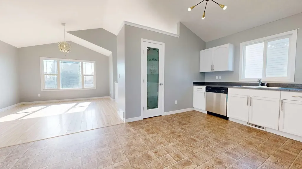7914 115a Street Grande Prairie AB T8W 0A1