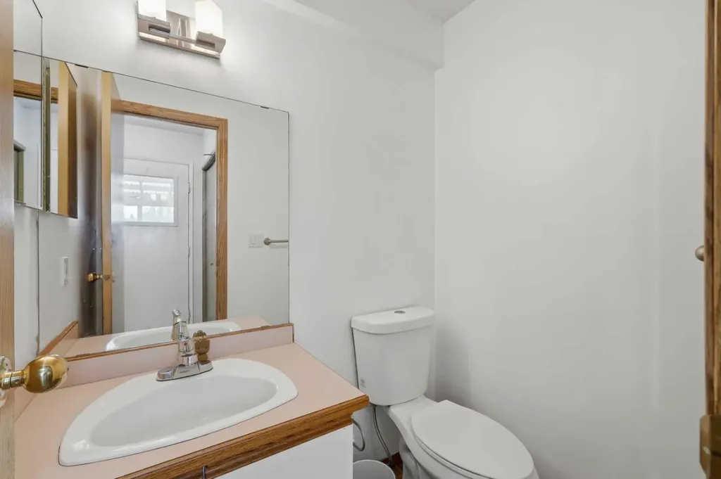 196 Northey Avenue Red Deer AB T4P 3J6