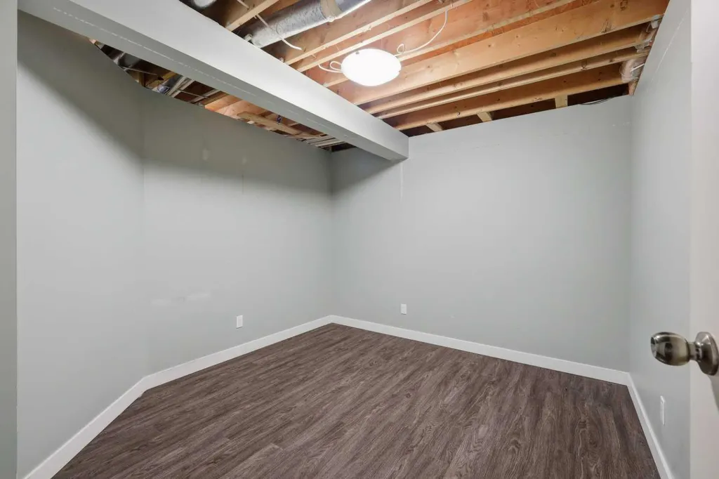 196 Northey Avenue Red Deer AB T4P 3J6