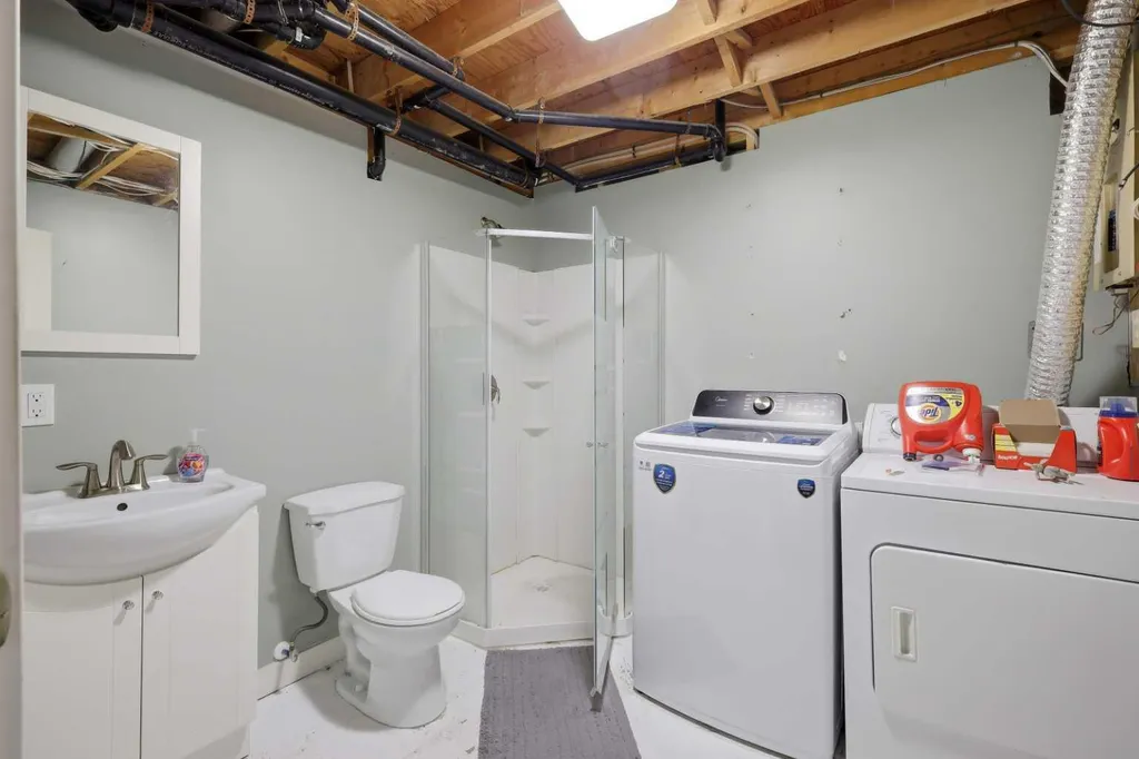 196 Northey Avenue Red Deer AB T4P 3J6