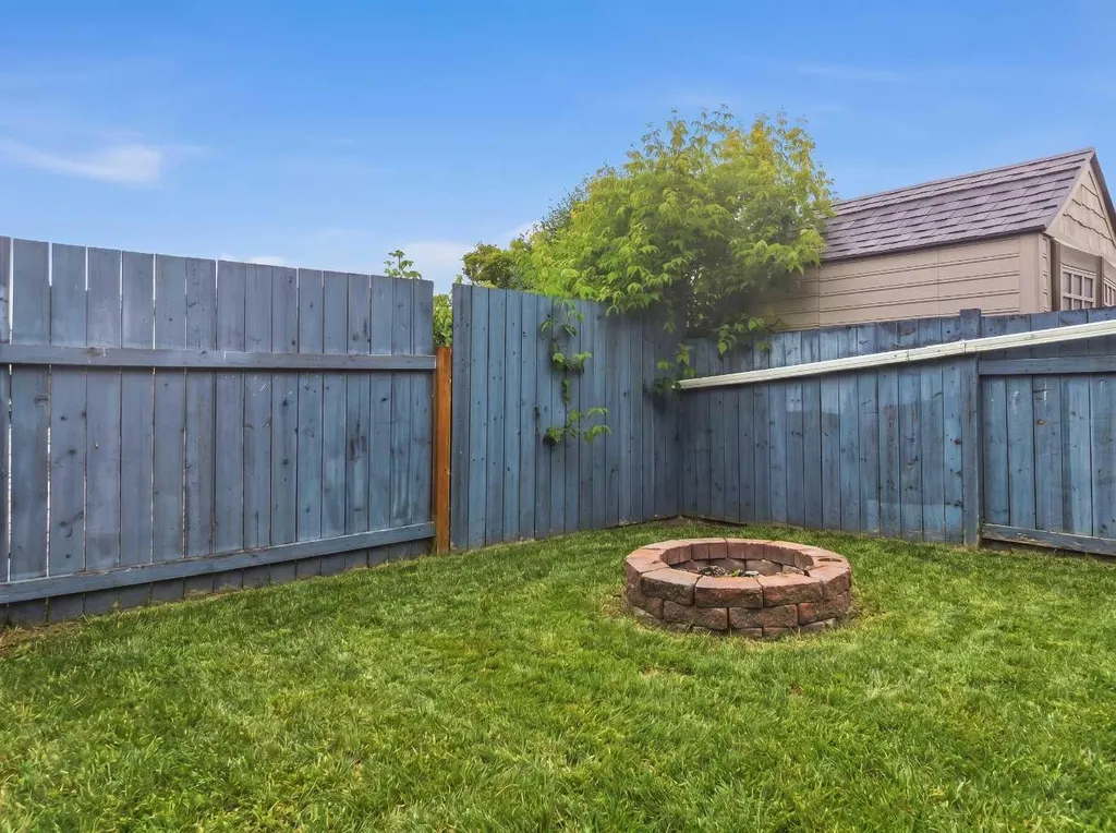 196 Northey Avenue Red Deer AB T4P 3J6