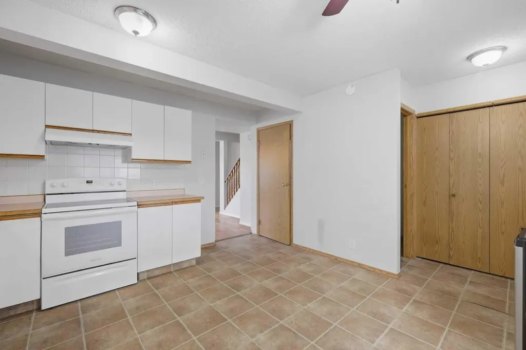 196 Northey Avenue Red Deer AB T4P 3J6