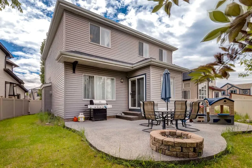 133 Copperleaf Bay SE Calgary AB T2Z 0J2