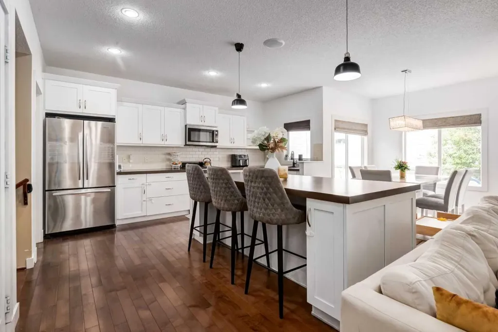 133 Copperleaf Bay SE Calgary AB T2Z 0J2
