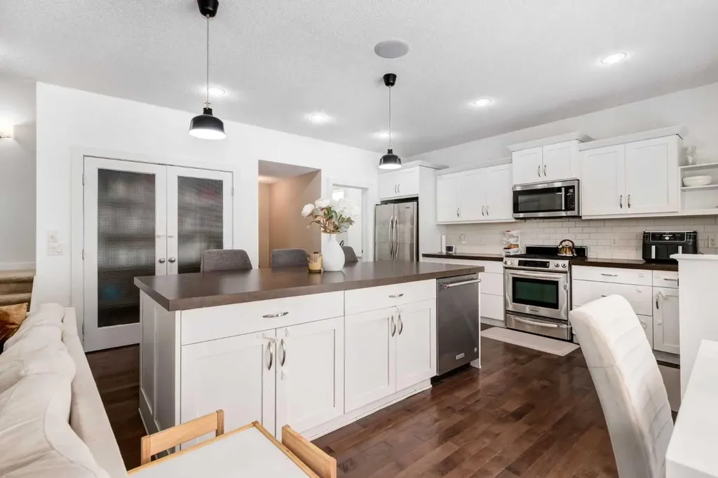 133 Copperleaf Bay SE Calgary AB T2Z 0J2