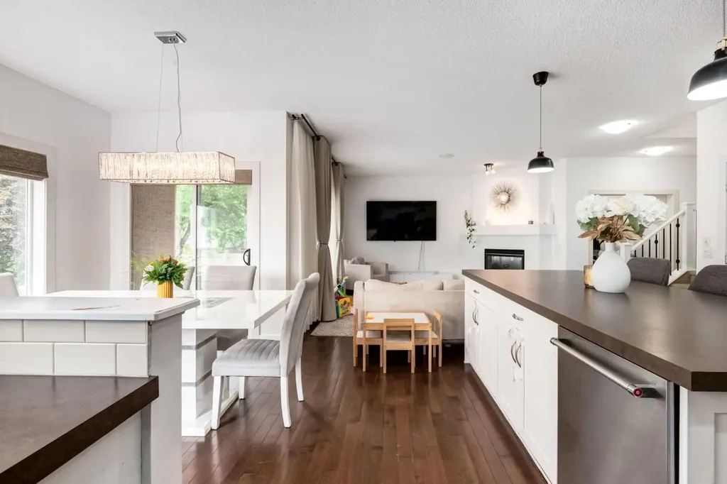 133 Copperleaf Bay SE Calgary AB T2Z 0J2