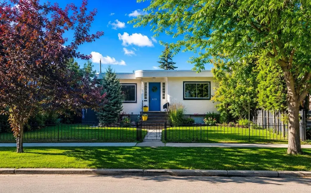 618 11 Avenue NE Calgary AB T2E 0Z7