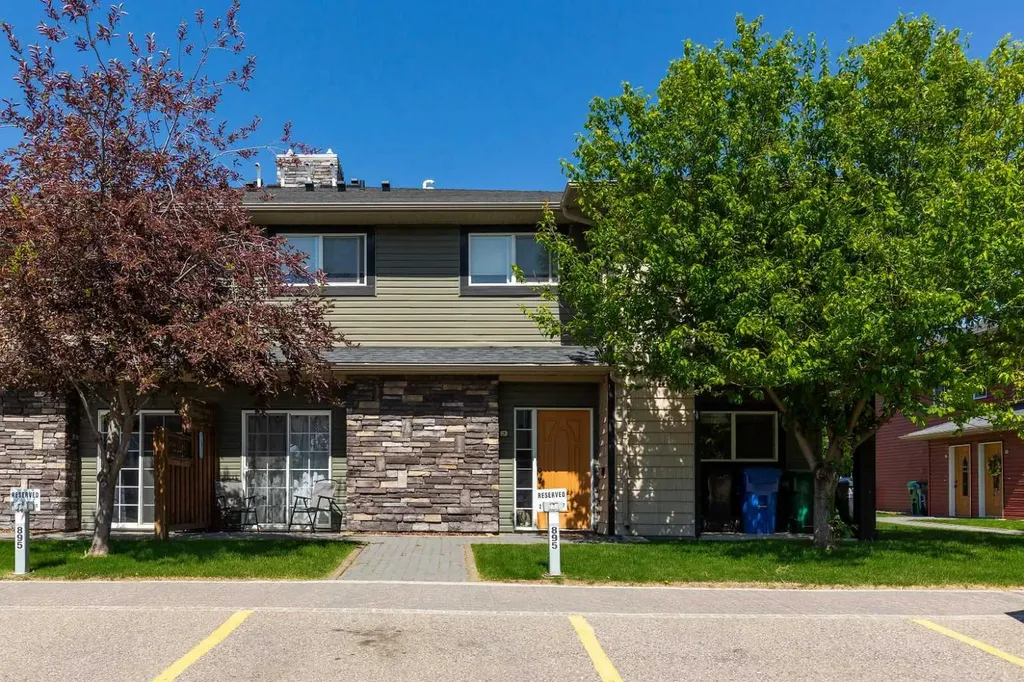 895 Mt Sundance Manor W Lethbridge AB T1J 1X7