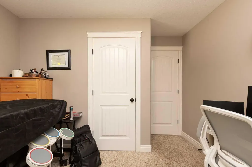 895 Mt Sundance Manor W Lethbridge AB T1J 1X7