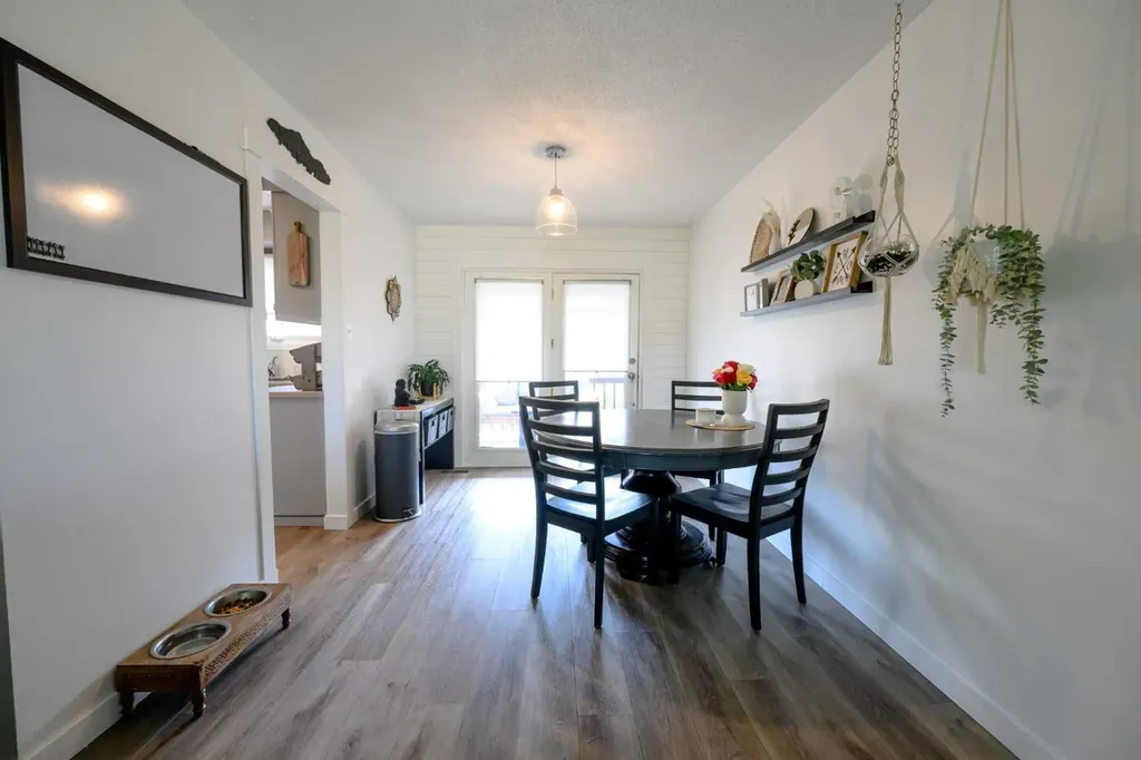 11219 92b Street Grande Prairie AB T8V3G8