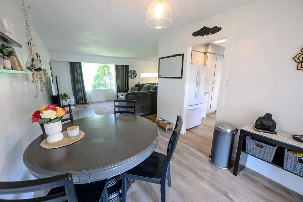 11219 92b Street Grande Prairie AB T8V3G8