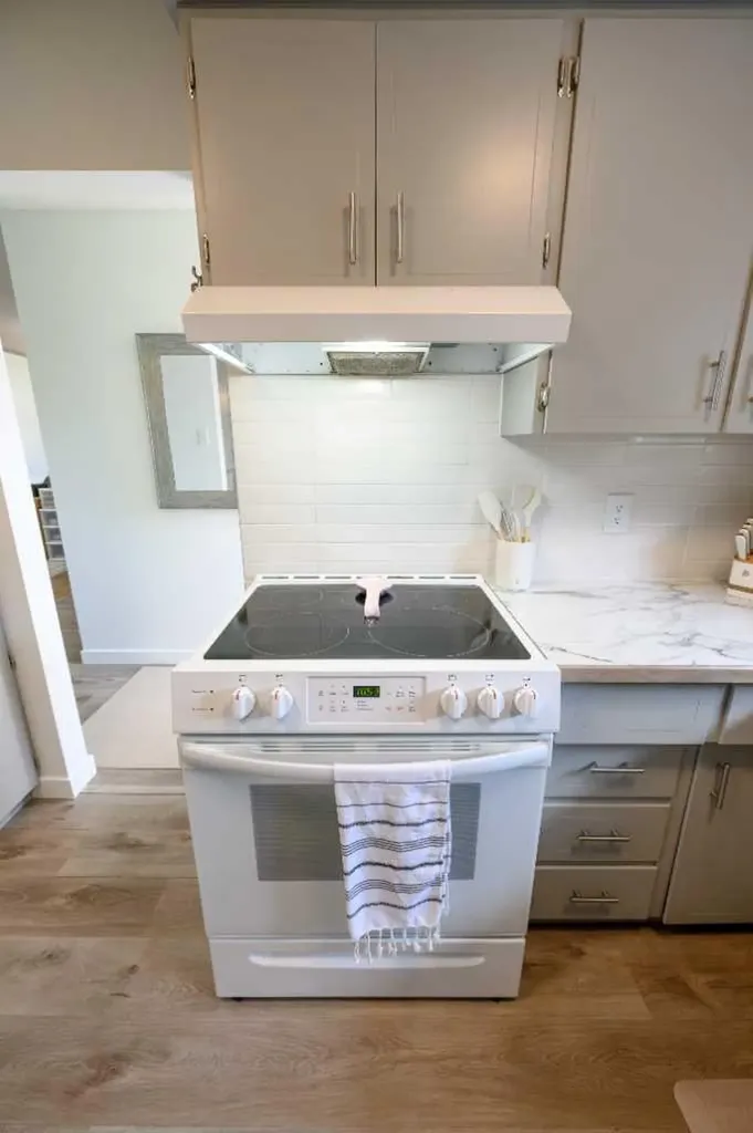 11219 92b Street Grande Prairie AB T8V3G8
