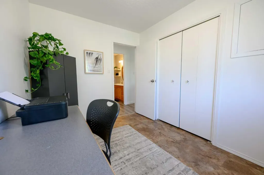 11219 92b Street Grande Prairie AB T8V3G8