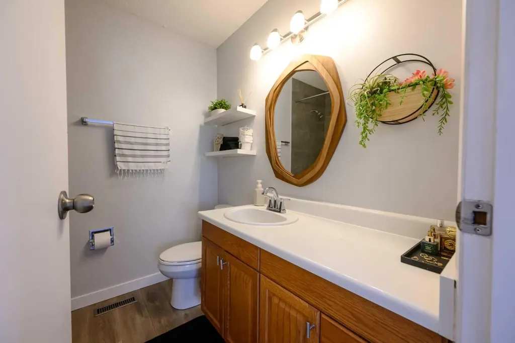 11219 92b Street Grande Prairie AB T8V3G8