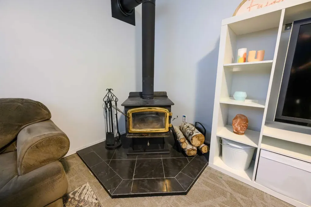11219 92b Street Grande Prairie AB T8V3G8