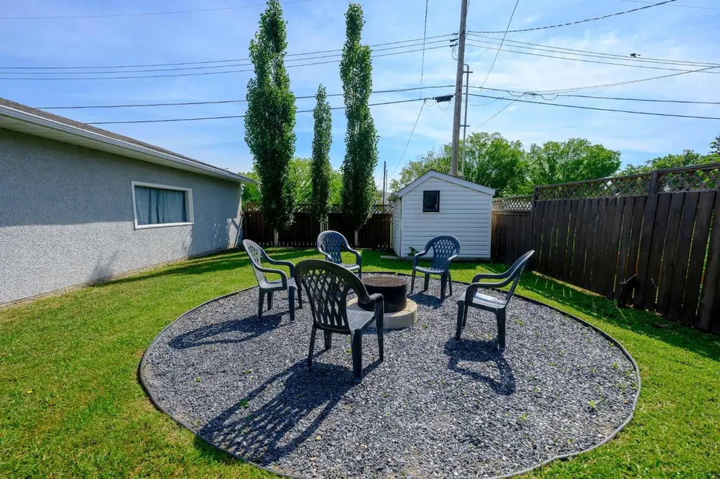 11219 92b Street Grande Prairie AB T8V3G8