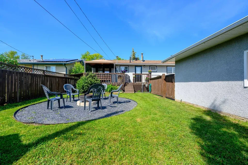11219 92b Street Grande Prairie AB T8V3G8