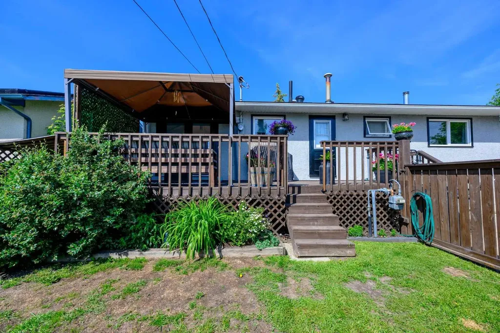 11219 92b Street Grande Prairie AB T8V3G8