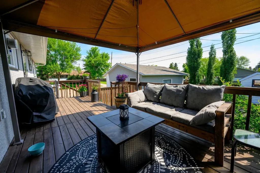 11219 92b Street Grande Prairie AB T8V3G8