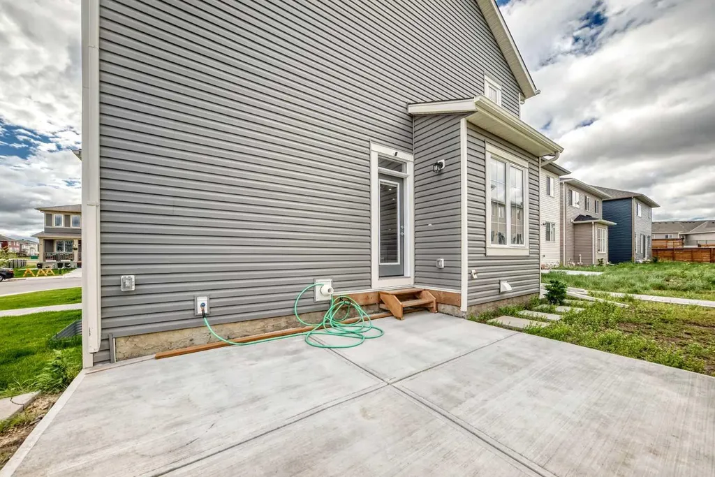 41 Cityline Heath NE Calgary AB T3N 2N5